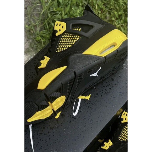 NEW Size 10.5 Men's Jordan 4 Retro Thunder Yellow 2023 DH6927-017 FAST SHIPPING - Picture 2 of 9
